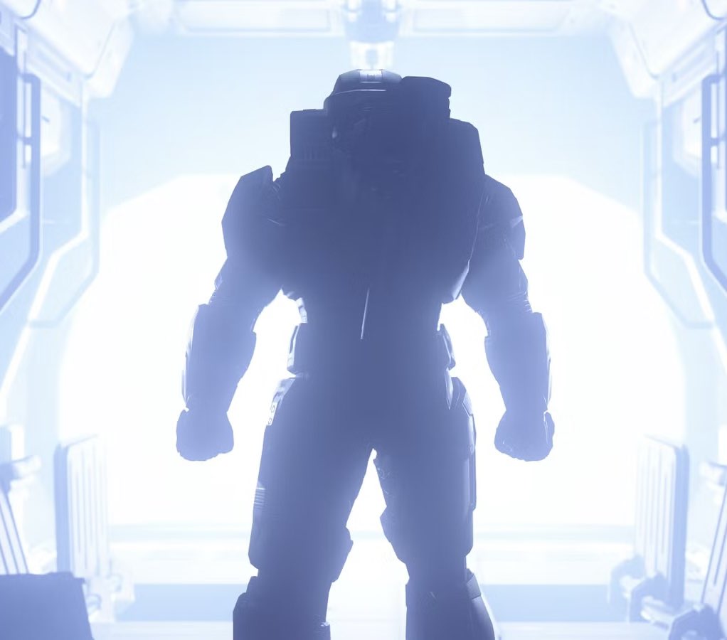 lastchalice's tweet photo. You’re given two options on the direction of the next mainline Halo title, there is no third choice.

1. Build a traditional campaign, arena multiplayer, firefight, forge and theater Halo experience (Infinite, but complete at launch)

2. Develop a new Halo experience that respects the old, but pushes the series in a new direction (Like Breath of the Wild did for Zelda)

There is no wrong answer. Which do you choose?