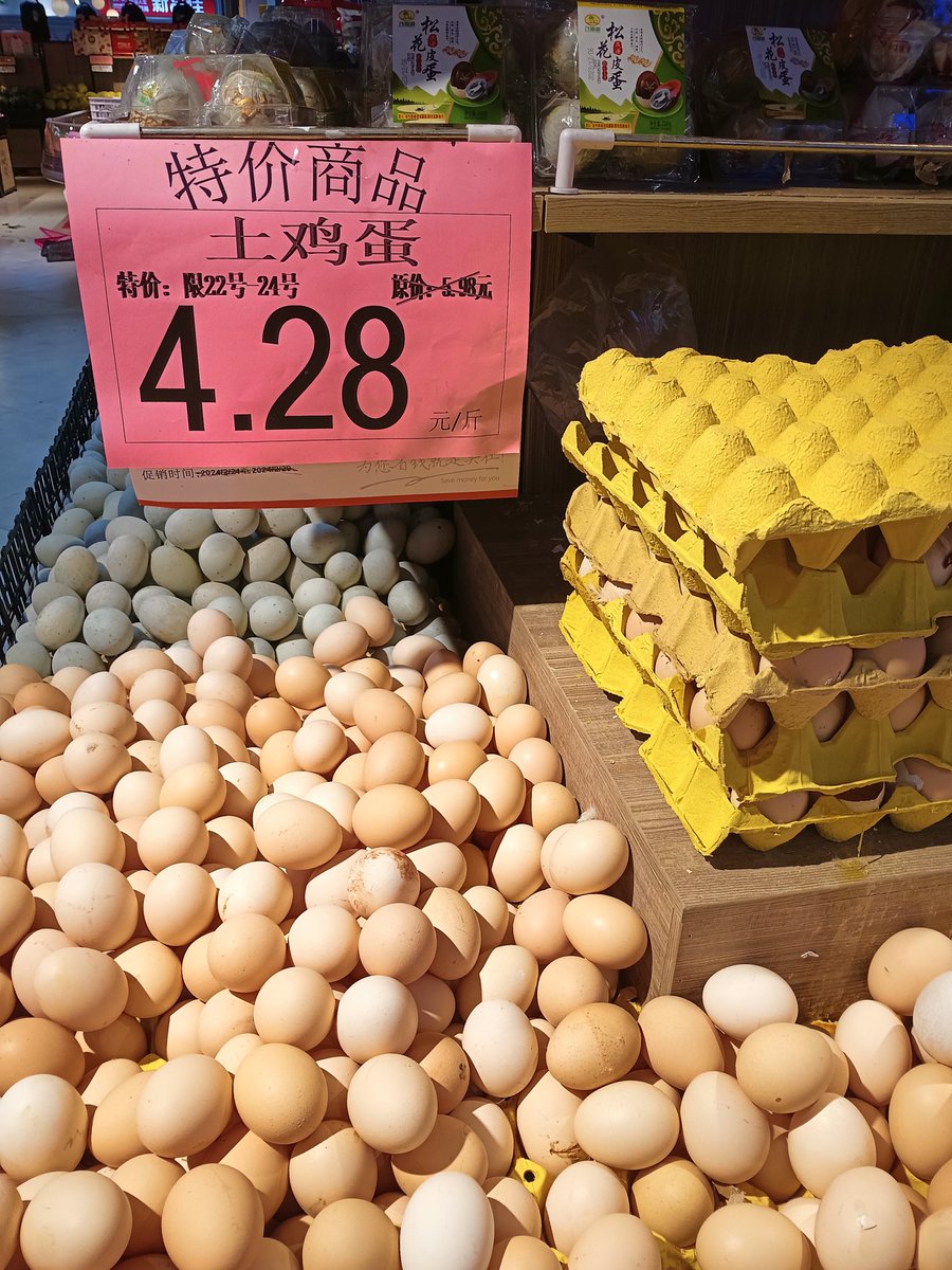parhamfaregh's tweet photo. Fresh seasonal veggies u0026 local eggs restocked at our farm stand! Stock up for your week ahead , https://t.co/tvtZOpMS9A