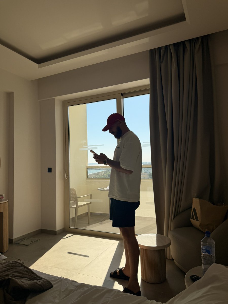 Cryptoze's tweet photo. i hope you are feeling good today https://t.co/hqnK21RDBa