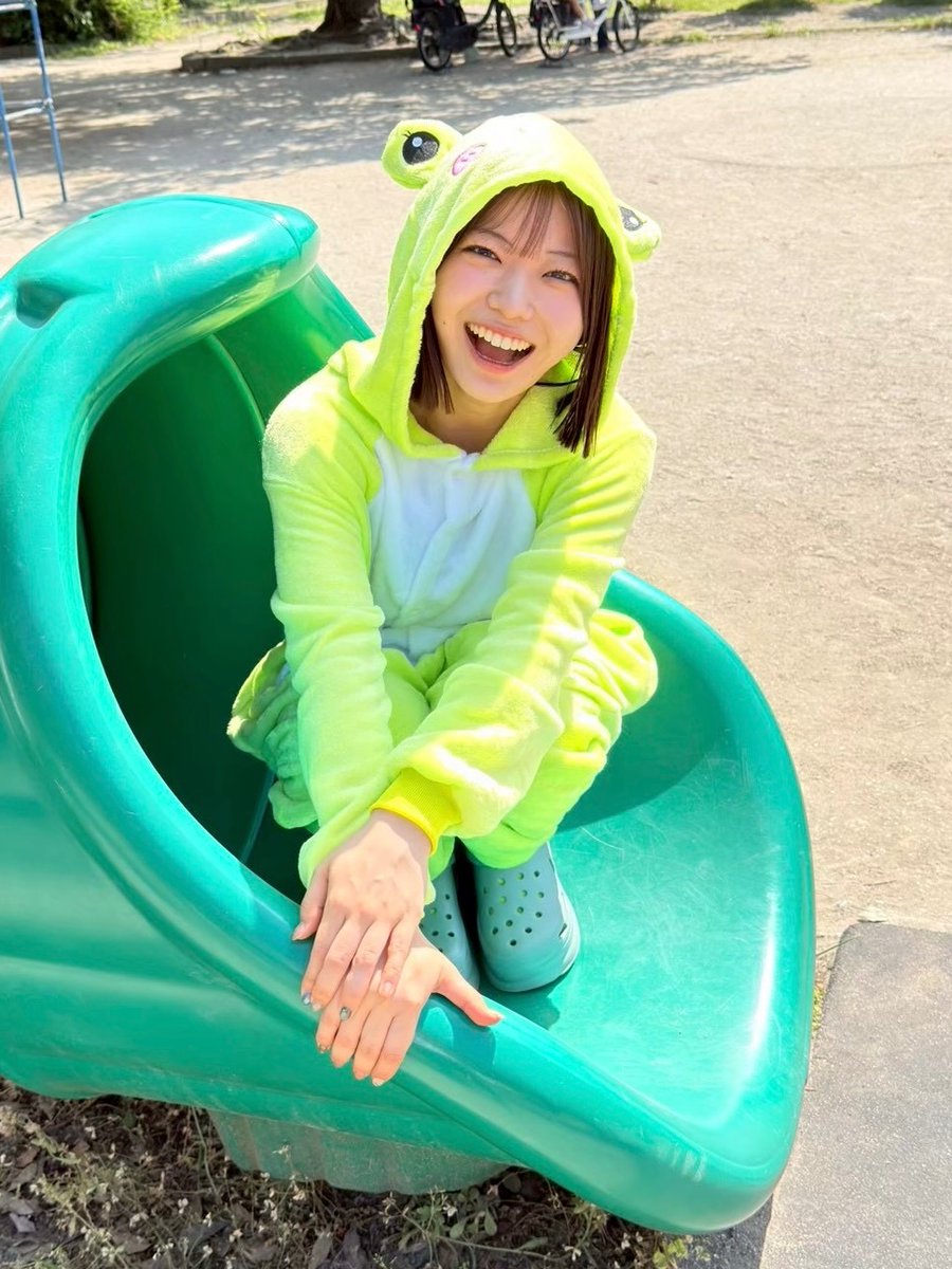 angerme_upfront's tweet photo. おはようございます！🐸
本日も元気に！ #アンジュルム便り 📮

"アンジュルム便り"は今日一日チェックいただきたい情報をお届けしています🗓️

🪽テレビ朝日・六本木ヒルズ　SUMMER FES 音楽LIVE🏮
🗓️8月5日(水) 開場18:00 / 開演19:00
📍SUMMER FES LIVEアリーナ(六本木ヒルズ)

本日は #サマフェス2026 に出演いたします☀️
配信チケット発売中🎫
▶︎ https://t.co/TUaarDb0Ms
アツいパフォーマンスをぜひ配信でもお楽しみください🔆

🪽アンジュルム 川名凜 フォトブック
「ケロちゃんカエル大好きノート」
本日発売になりました📗✮*｡ﾟ
▶︎https://t.co/rgNoSUhKK8
#川名凜 とカエルの魅力がたっぷり詰まった1冊です💚
感想お待ちしております🐸

🪽『ANGERME 2026秋 風林火山・弍』
FC2次先行の受付は【⚠️本日17:00⚠️】まで！
▶︎https://t.co/fxOSdGm12V
まだ間に合います🏃‍♂️
お申し込み忘れのないようチェックお願いします✅

それでは、素敵な１日になりますように！🪽