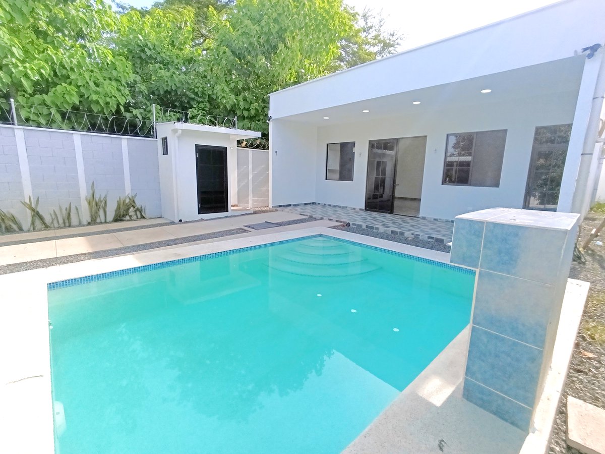 GYMEspacios's tweet photo. 🏡 ¡ALQUILER DE CASA A ESTRENAR CERCA DE LA PLAYA! 🌊 📍 La Libertad (A 10m de El Amatal) 🏊‍♂️Piscina ❄️A/C 🛏️3 Habs 🚗2 Autos 🔒Privada 💰$700/mes (Contrato 1 año) 📲WhatsApp: +503 7696 0808 📸Fotos: https://t.co/UwXlBWdoeY🎥Reel: https://t.co/h9Aql7Kb7D https://t.co/jTpDQFMUUJ