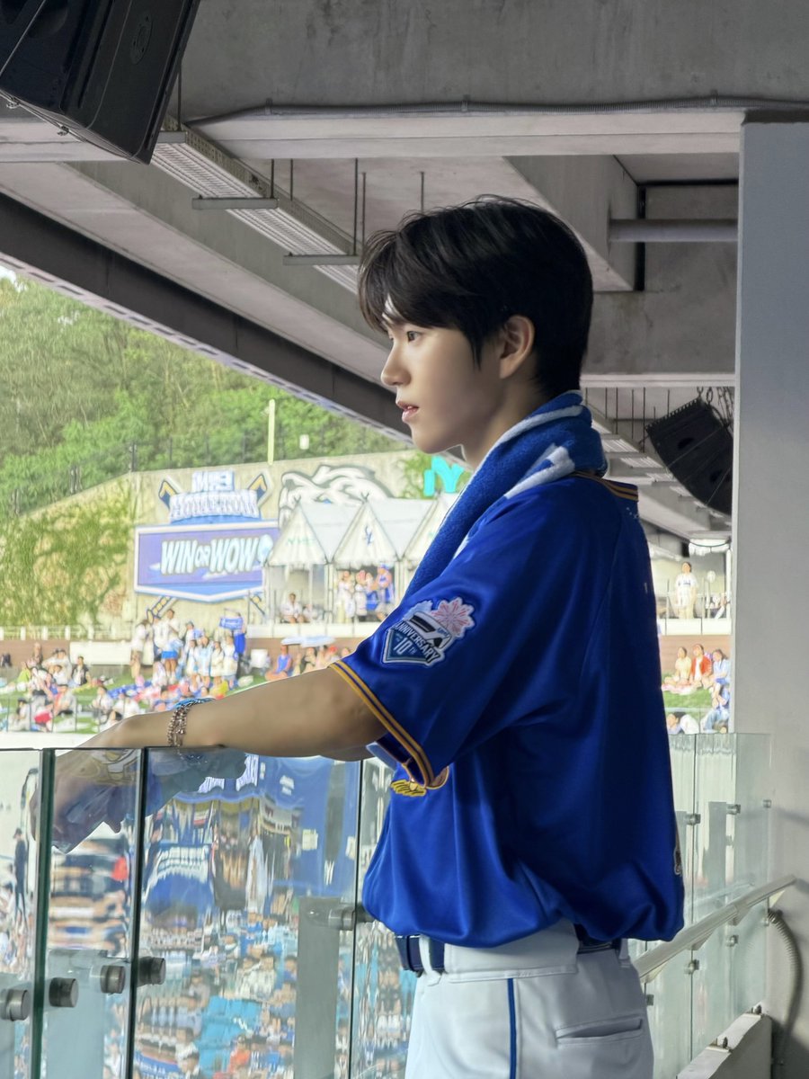 DYgyeon's tweet photo. 💙♥️🇰🇷🇰🇷🇰🇷 https://t.co/zCGsFFDfdU