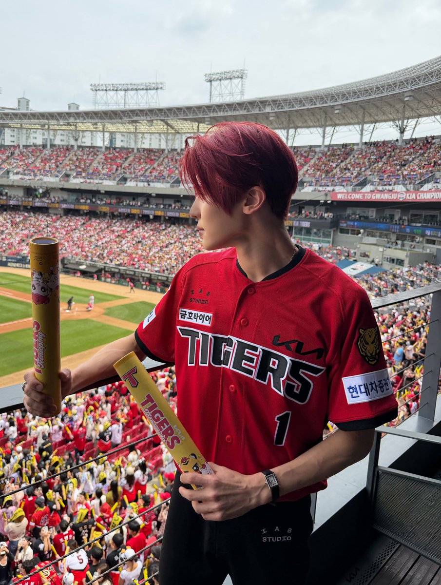 DYgyeon's tweet photo. 💙♥️🇰🇷🇰🇷🇰🇷 https://t.co/zCGsFFDfdU