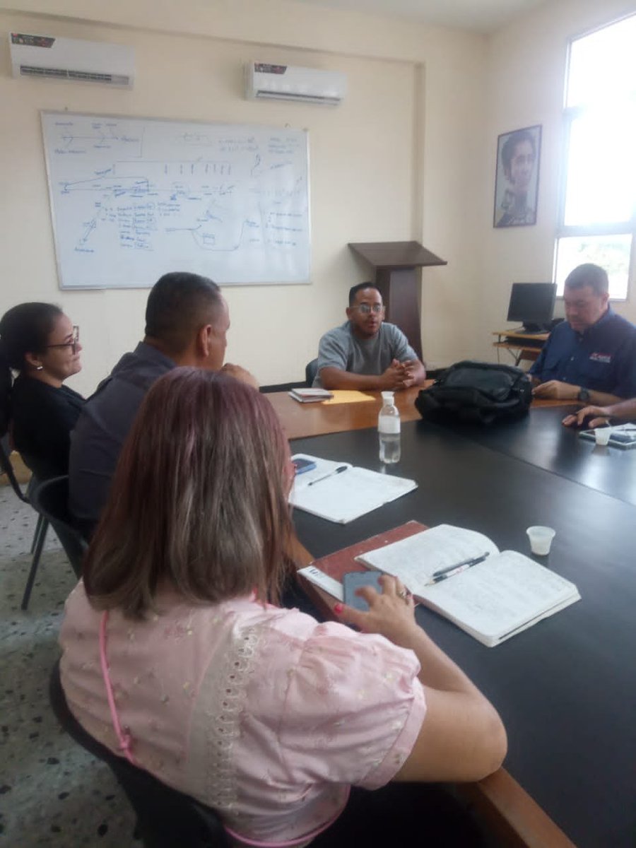 ifetrenvzla's tweet photo. El objetivo: trazar la hoja de ruta de su gestión para optimizar cada proceso e impulsar un servicio público de excelencia. Con personal calificado y compromiso total, ¡seguimos moviendo a Venezuela! 🇻🇪
#IFE #Barquisimeto https://t.co/YPUzqamLte