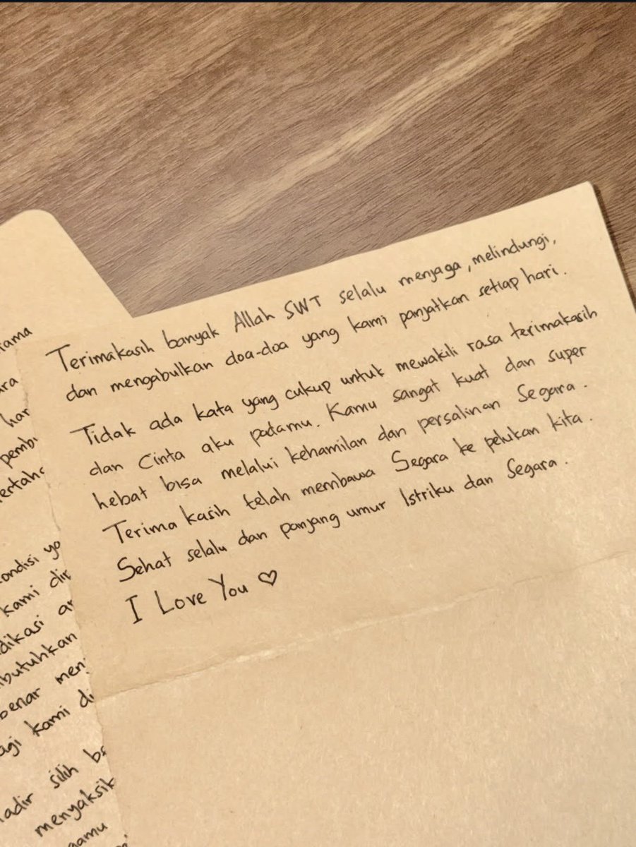 huhhh192's tweet photo. Shenina kontraksi 13 hari? TIGABELASHARI? ngga kebayang itu sakit &amp; lemesnya kya apa😭 https://t.co/e4D1x1CZt4