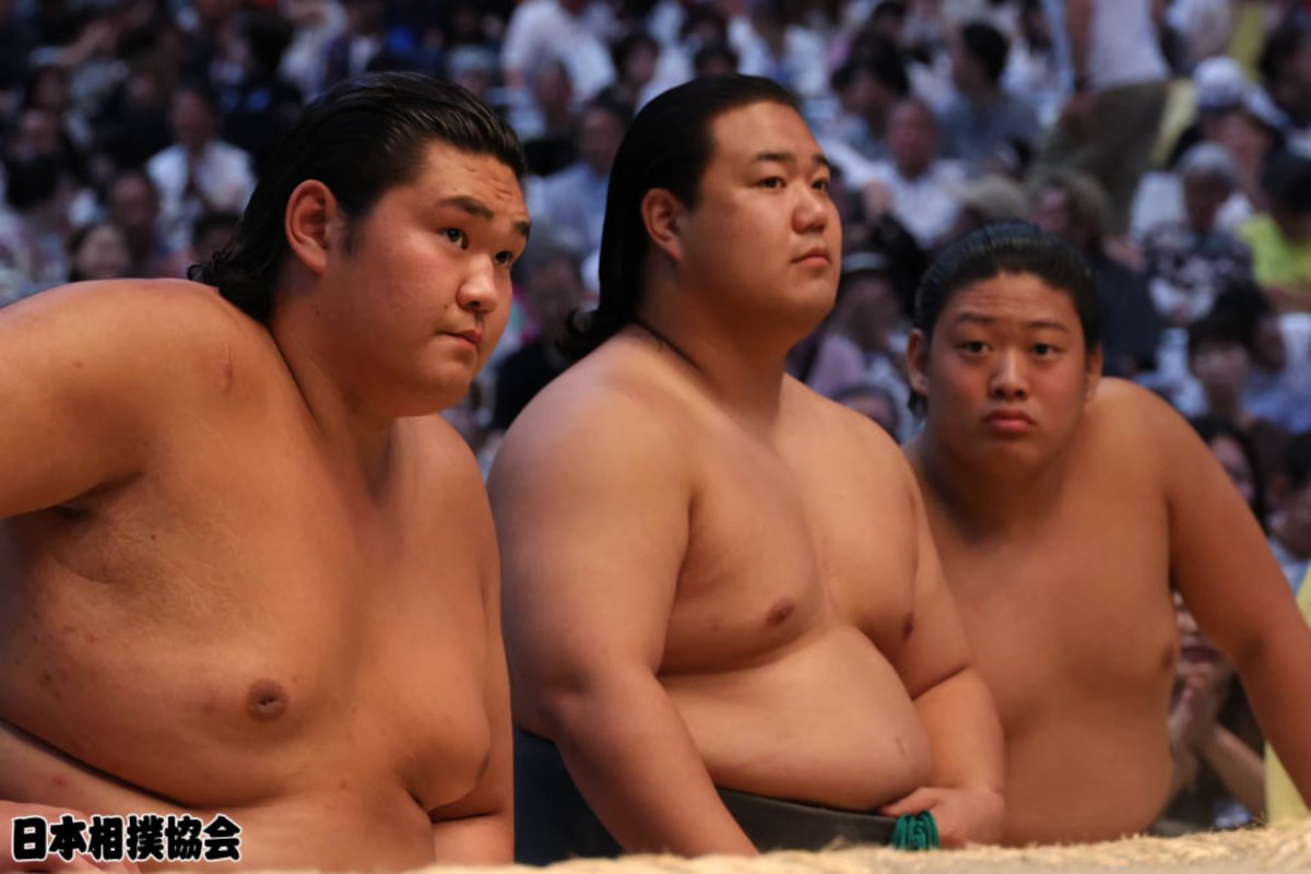 kerry_lapwing's tweet photo. #アプリ大相撲のフォトギャラリー
令和八年7月場所  千秋楽
十両以下決定戦＆表彰式

垣添にどうしても目がいっちゃう。 https://t.co/gjgI9WnHTJ