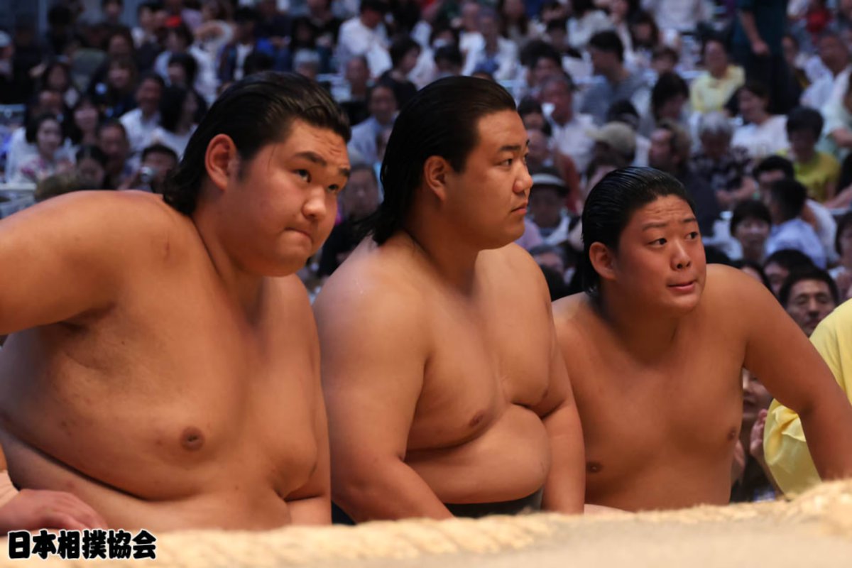 kerry_lapwing's tweet photo. #アプリ大相撲のフォトギャラリー
令和八年7月場所  千秋楽
十両以下決定戦＆表彰式

垣添にどうしても目がいっちゃう。 https://t.co/gjgI9WnHTJ