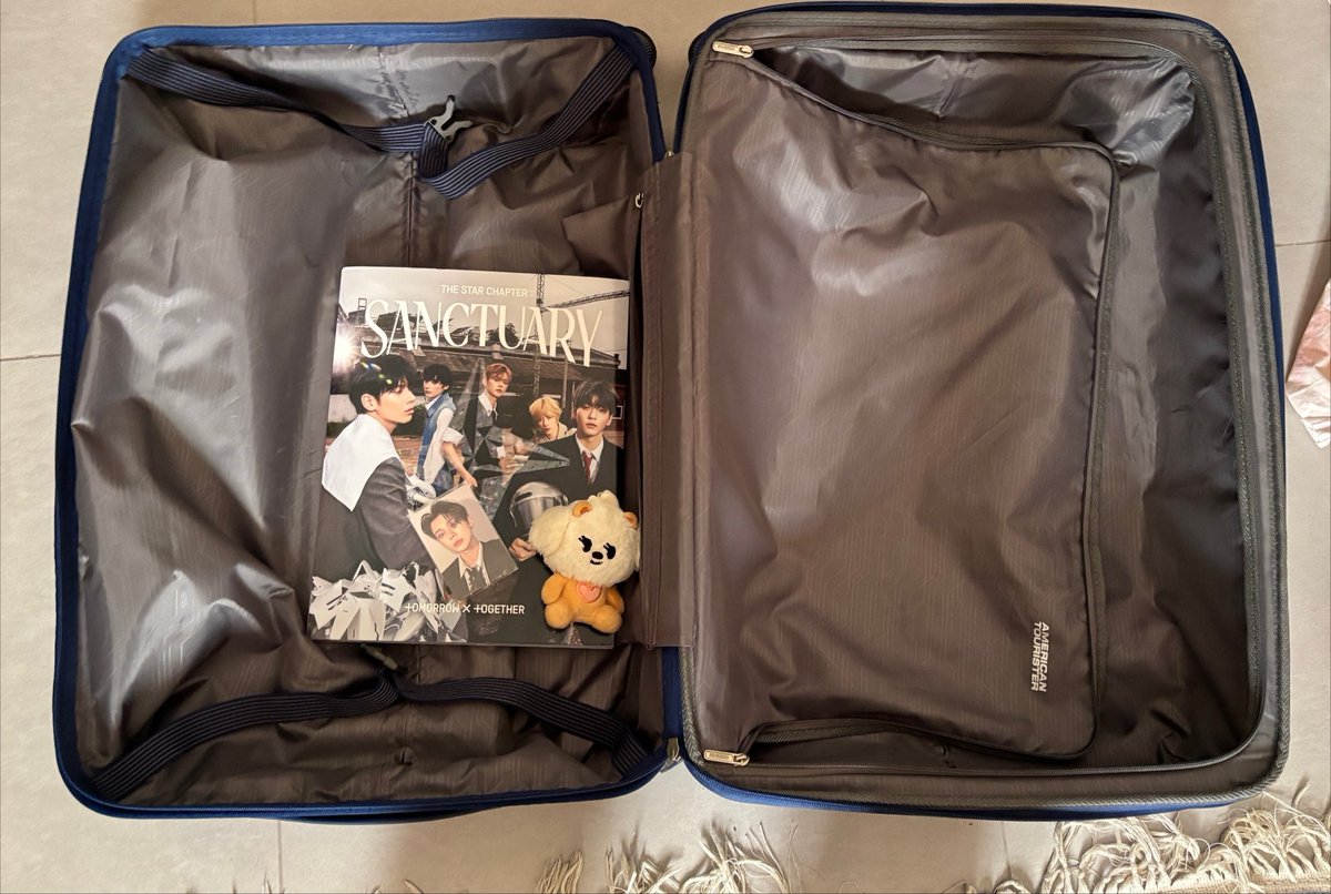 sbnlv3's tweet photo. leaving for uni soon so i packed the essentials https://t.co/ZLOOLSU2Vu