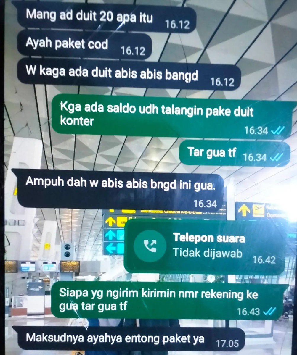 sarahnatasyah_'s tweet photo. Warga twitter ,
Gue mau tnya salah ga si gue marah+ngediemin suami gara2 suami sering minjemin duit ke kk/adiknya (ipar gue). Kayanya si ga diganti soalnya ga pernah ada tf an dri mereka. Difoto pertama hampir tiap bulan kk nya begini.
Di foto kedua paket suaminya dia ngapain minta sm laki gue.
Dia punya anak 2 tpi apa2 selalu ngandelin adenya (suami gue). Muakkk bgt 😔

cc : itaa.18