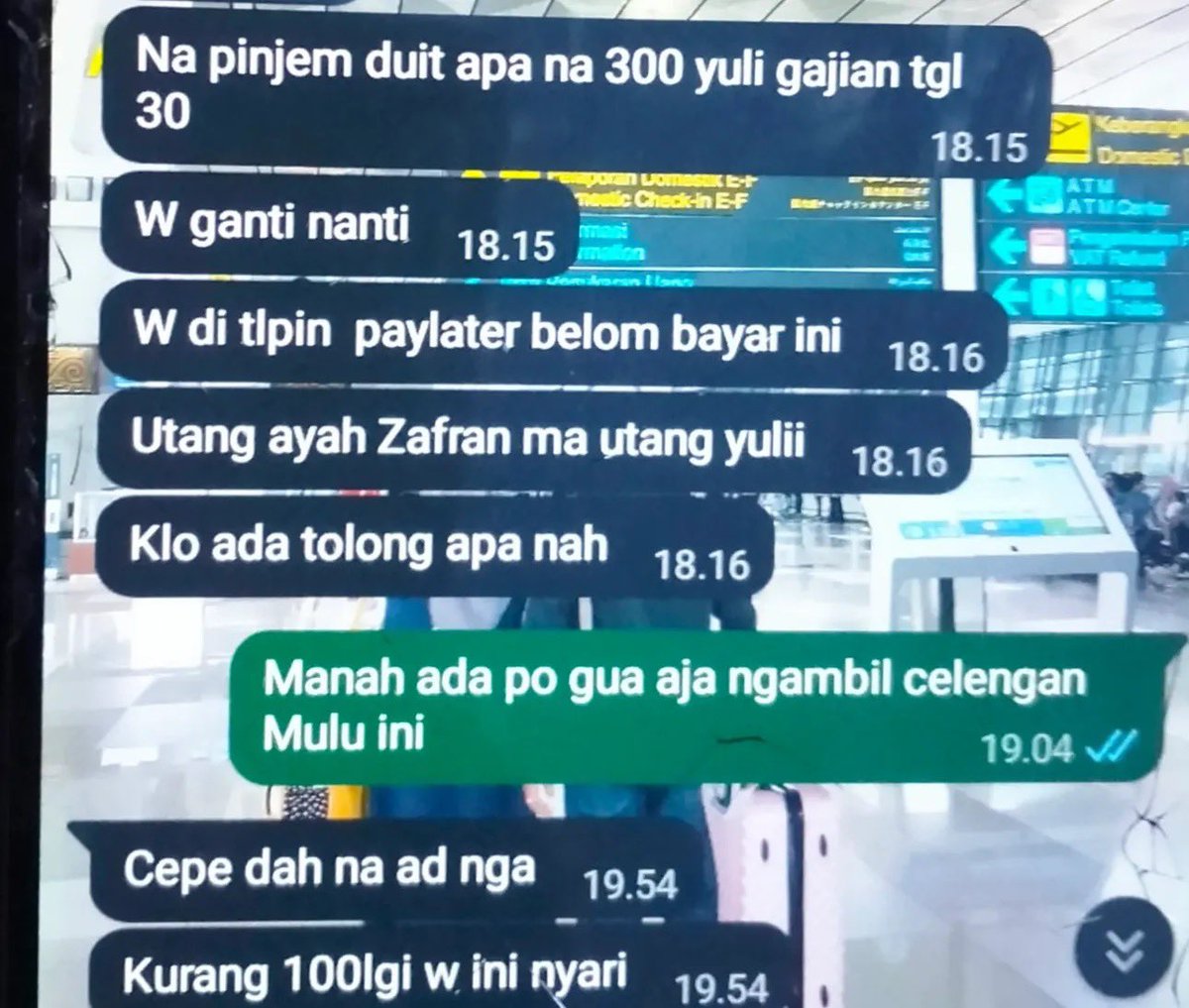 sarahnatasyah_'s tweet photo. Warga twitter ,
Gue mau tnya salah ga si gue marah+ngediemin suami gara2 suami sering minjemin duit ke kk/adiknya (ipar gue). Kayanya si ga diganti soalnya ga pernah ada tf an dri mereka. Difoto pertama hampir tiap bulan kk nya begini.
Di foto kedua paket suaminya dia ngapain minta sm laki gue.
Dia punya anak 2 tpi apa2 selalu ngandelin adenya (suami gue). Muakkk bgt 😔

cc : itaa.18