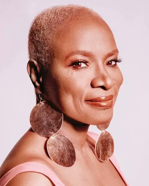 Smooth981FM's tweet photo. #NP  Jerusalema @angeliquekidjo  

on #TheKazbah981 with @oluwaseun_ro

Listen Live: 
https://t.co/RE5Q52wdVp
❤💙🤍

#Smooth981 #LoveMusic #LoveLife #SmoothFmLagos https://t.co/rWKu2Yq3Oa