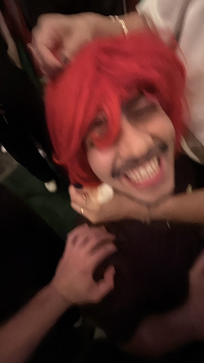rossii__v's tweet photo. amigos que me amam, ou consideram, zelem por estar comigo até o final do mês que vem, pq se os roles seguirem aumentando o caos como ultimamente, eu morrerei em breve https://t.co/nSVlahfAKO