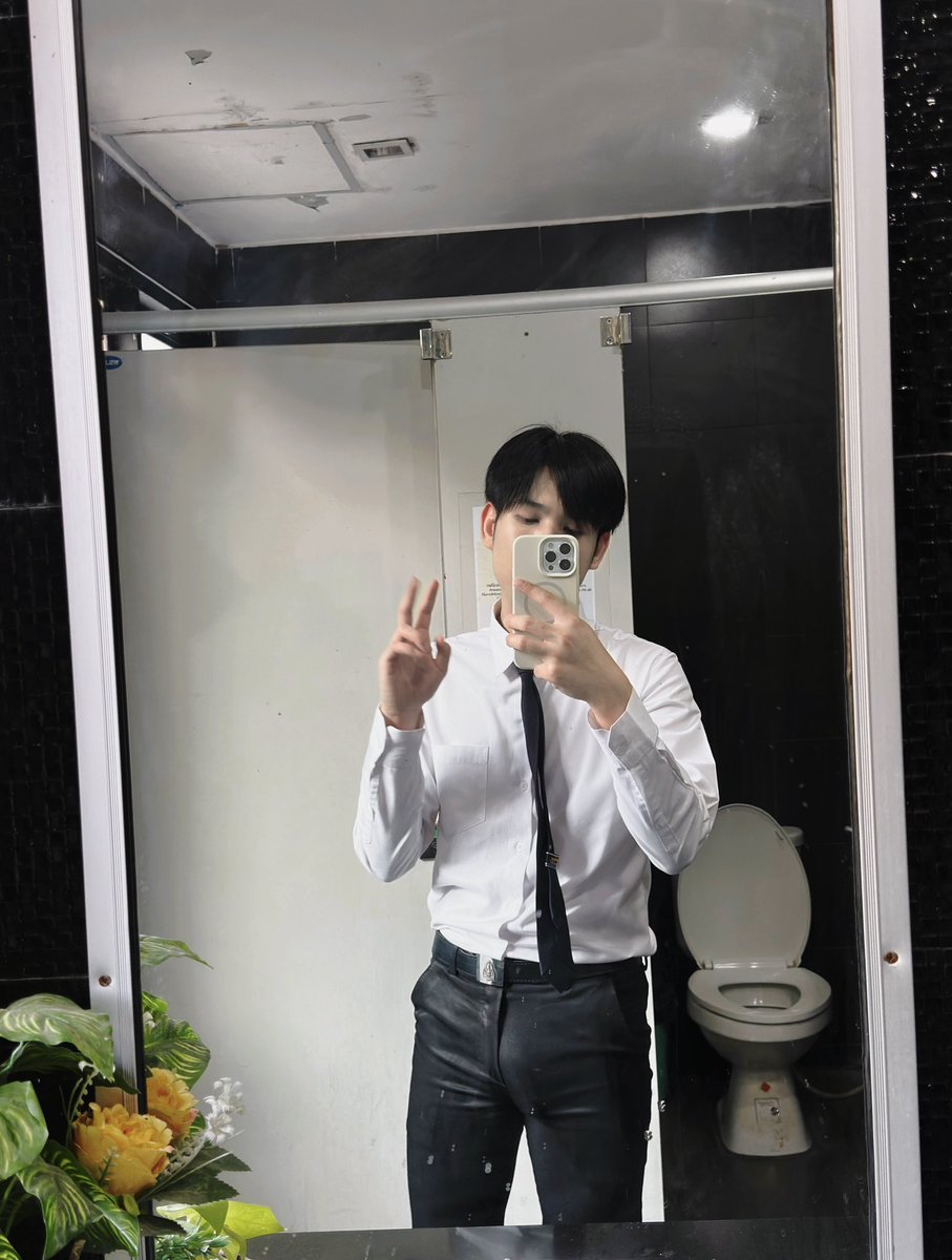 ky0n2x's tweet photo. พี่ปีไหนคับ https://t.co/mgedjk2O5E
