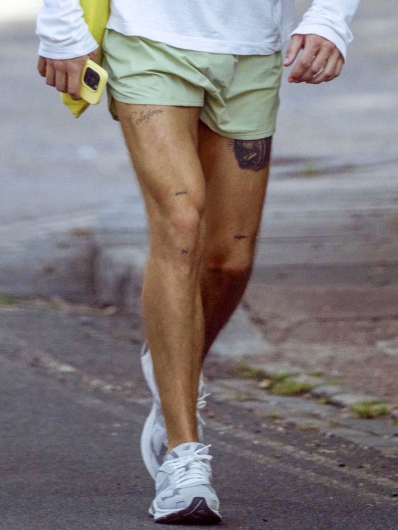 axlsugar's tweet photo. the most legendary legs of all time https://t.co/X0vmKq3aQT
