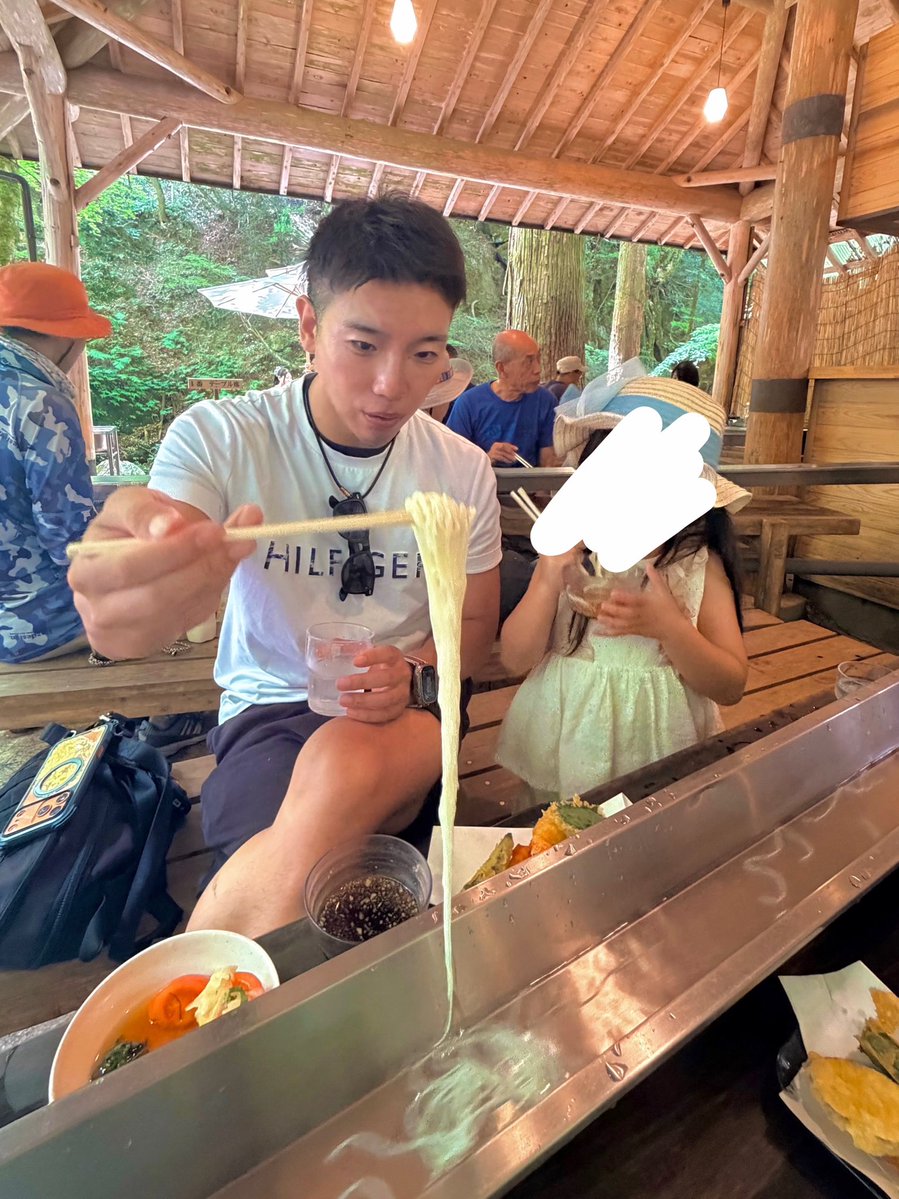 KtTiger88's tweet photo. 姪っ子とのそうめん流し体験もめっちゃ楽しかった https://t.co/CQ6fLb0XJ3