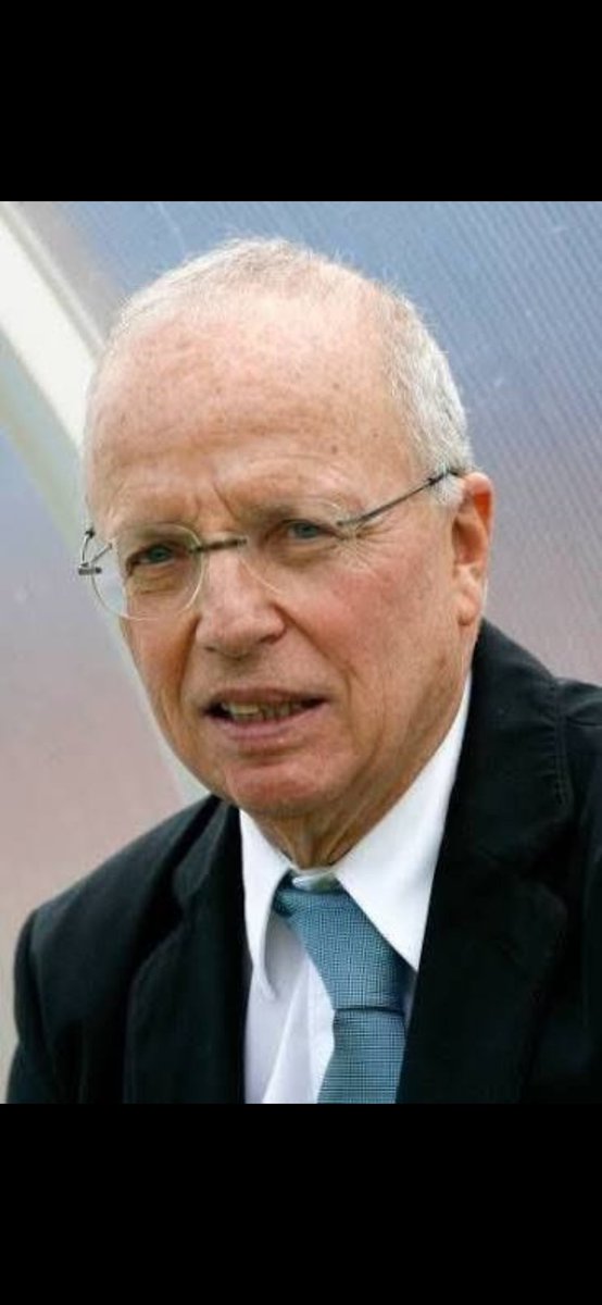 spcp60's tweet photo. Thierry Roland, président du @varietescf de mars 1980 jusqu'à son décès en juin 2012, aurait fêté ce jour ses 89 ans.
Nous avons une énorme pensée pour Françoise son épouse et son fils Gary. https://t.co/kZTgc9Evv7