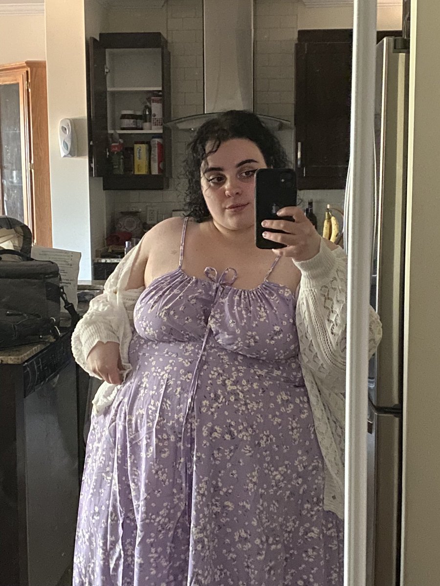 KalelllRiley2's tweet photo. 5 years difference… might have gained a bittttt…. 

#curvy #bbw https://t.co/R7rGXKWixR