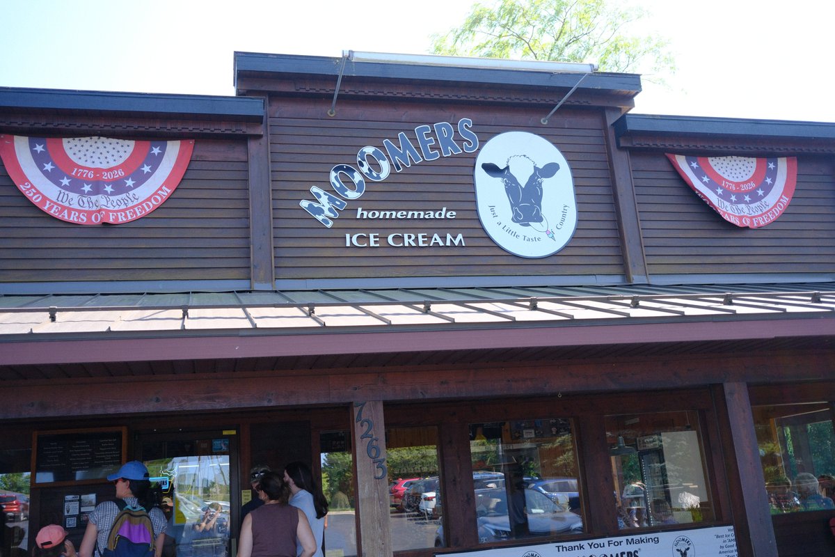 jmart's tweet photo. Moooooomers!

bay-bay

🍒🍒

https://t.co/NRriYulzOV

#upnorth https://t.co/0V5SWkHjJ6