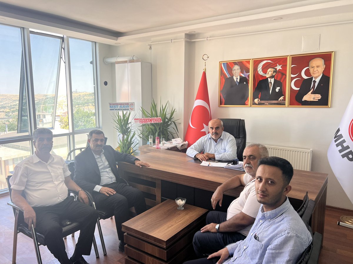 omer_erturkk's tweet photo. İl Genel Meclis Üyemiz Sayın Hicabi Zengin,Yönetim Kurulu Üyelerimiz Sayın Abuzer Durmuş ve @ABDNBAYHAN ile birlikte MHP Besni İlçe Başkanlığı görevine atanan Sayın Fevzi Öztürk’ü ziyaret ederek hayırlı olsun dileklerimizi ilettik.

Nazik misafirperverlikleri için teşekkür ediyor, kendisine yeni görevinde başarılar diliyorum. Birlik, beraberlik ve karşılıklı istişare anlayışıyla Besni’miz için çalışmaya devam edeceğiz.
@abuyukgumus @hakanaksu058 @farukaytek @resulkurt34 @dr_ishaksan @MustafaAlkayis @HuseyinOzhan_ @avekremcadir @zeki_tutar