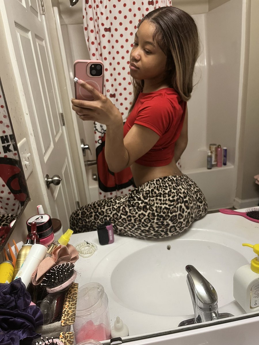 akeelahmonaee_'s tweet photo. play push it by jhene aiko 🫦 https://t.co/FoW0ppyYMi