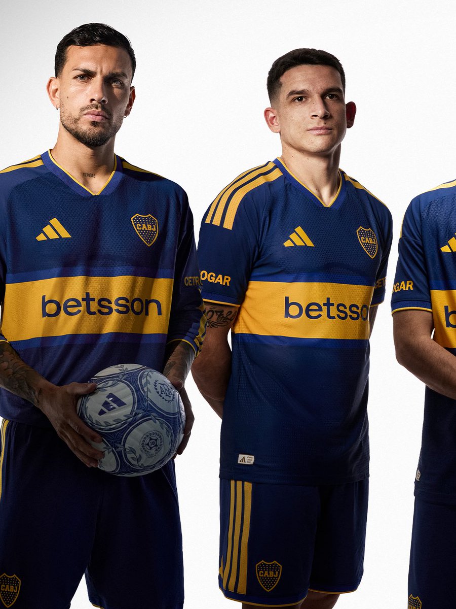 BocaJrsOficial's tweet photo. Nuestra bandera en el pecho 💙💛💙
Nueva camiseta titular de Boca, ya disponible
---
our flag on our chest💙💛💙
new Boca Juniors Home Jersey, available now https://t.co/SjJvLrzDiU