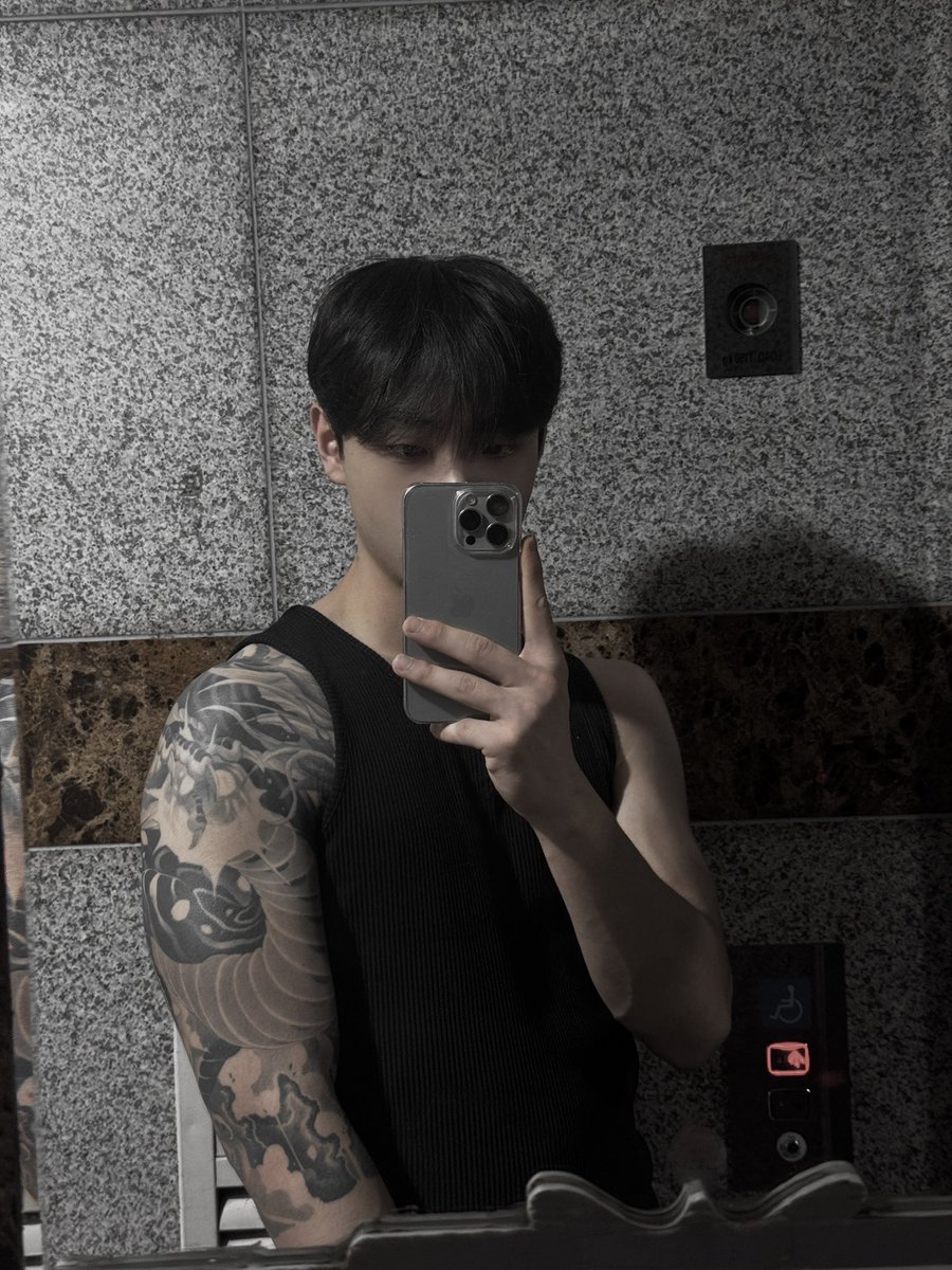 yaxxxx00's tweet photo. 사기도 그만 쳐야하는데 https://t.co/UavoAVWDKD