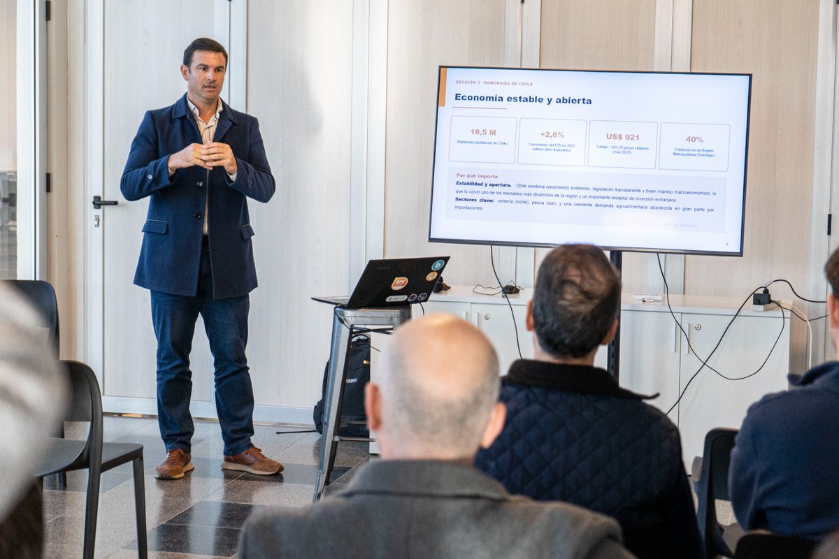 ComexServicios's tweet photo. 🌎 Chile, un mercado estratégico para las empresas de #Córdoba.
La Secretaría de Desarrollo y Promoción Local, junto al #CECIS, la @AgenciaProCba y la #Cancillería Argentina, presentó una nueva misión comercial a Chile dirigida al sector de nutrición animal. https://t.co/9r1tel3BIQ