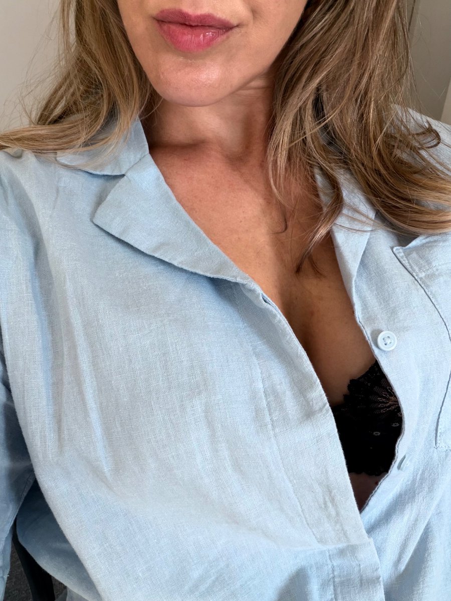 Miss_Alice31's tweet photo. Hot day at the office. Lucky I dressed light underneath. 

Could use some more lingerie or a nice cold drink though. 

So you know what to do: https://t.co/m7fUweVz5g

#findom #femdom #sugardaddy #sugarbaby https://t.co/YAEoGykmZq