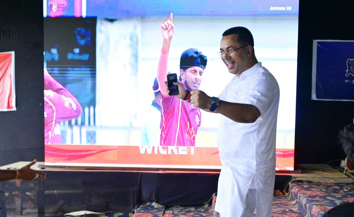 KPaulAssam's tweet photo. Khelbe Barak, Jeetbe Barak! 

Watching the 2nd match of @BarakLegends take on Guwahati Royals from DSA, Sribhumi, enjoying the live telecast on @JioHotstar 

Wishing our team the very best for a spirited performance and another memorable victory! 

#BarakLegends #APCL #KhelbeBarakJeetbeBarak