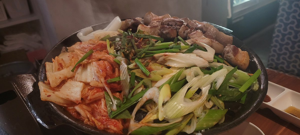 MinnN_editor's tweet photo. 後輩の仕事悩み相談受けに韓国料理食ってきた https://t.co/B7ziffE9uZ