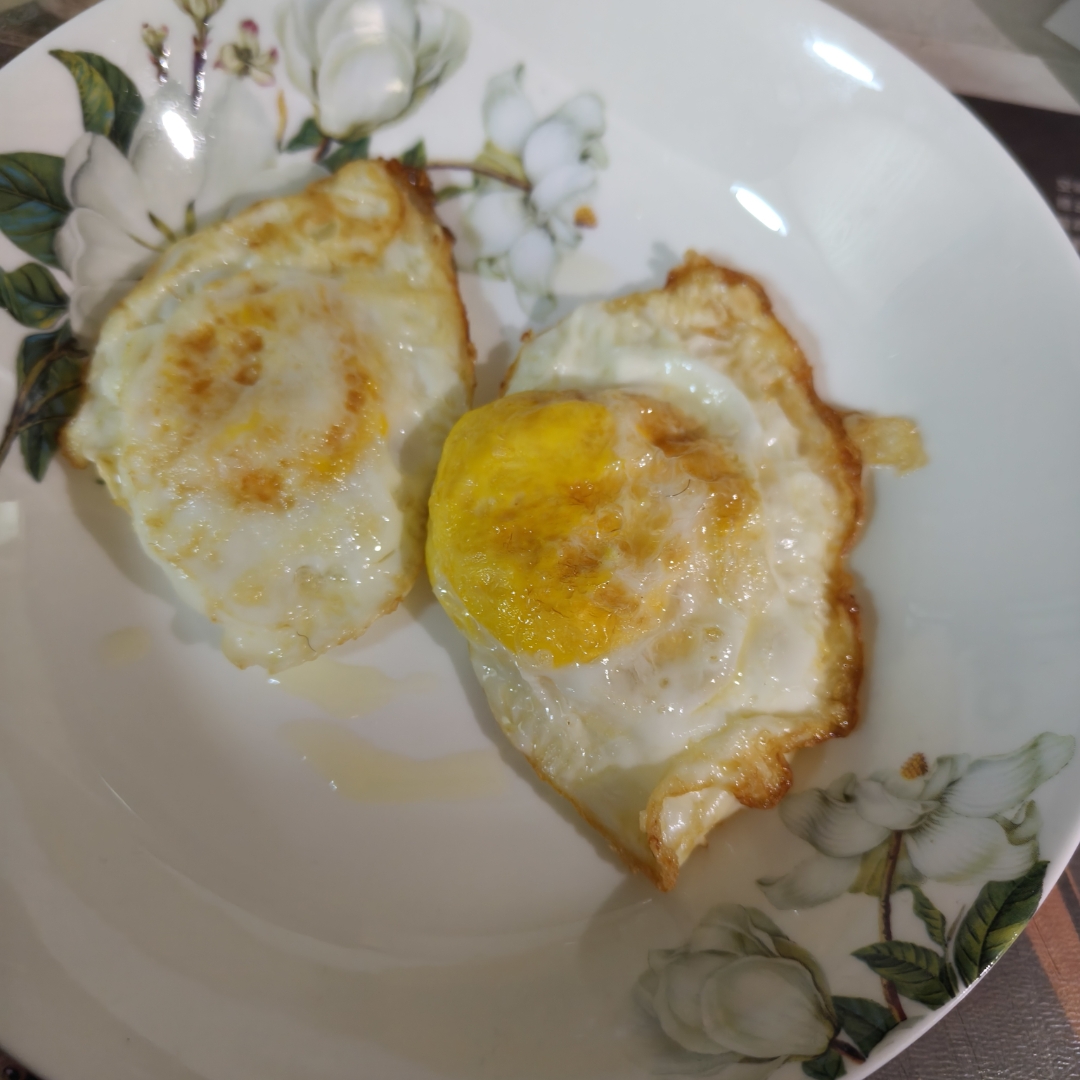 itohot4u2's tweet photo. Just made fluffy homemade scrambled eggs with a sprinkle of black pepper—quick, warm, and perfect for a lazy Sunday morning!， https://t.co/MgSOBLC02a