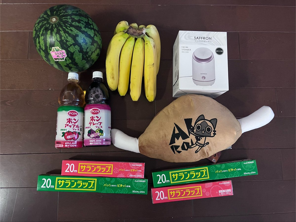 Yuria5800's tweet photo. なんと、なんと、なんと、
バナナ、サランラップ、スチーマーは
100円でGET今日は無双してた、、
 #クレーンゲーム https://t.co/4tAvPIi27Y