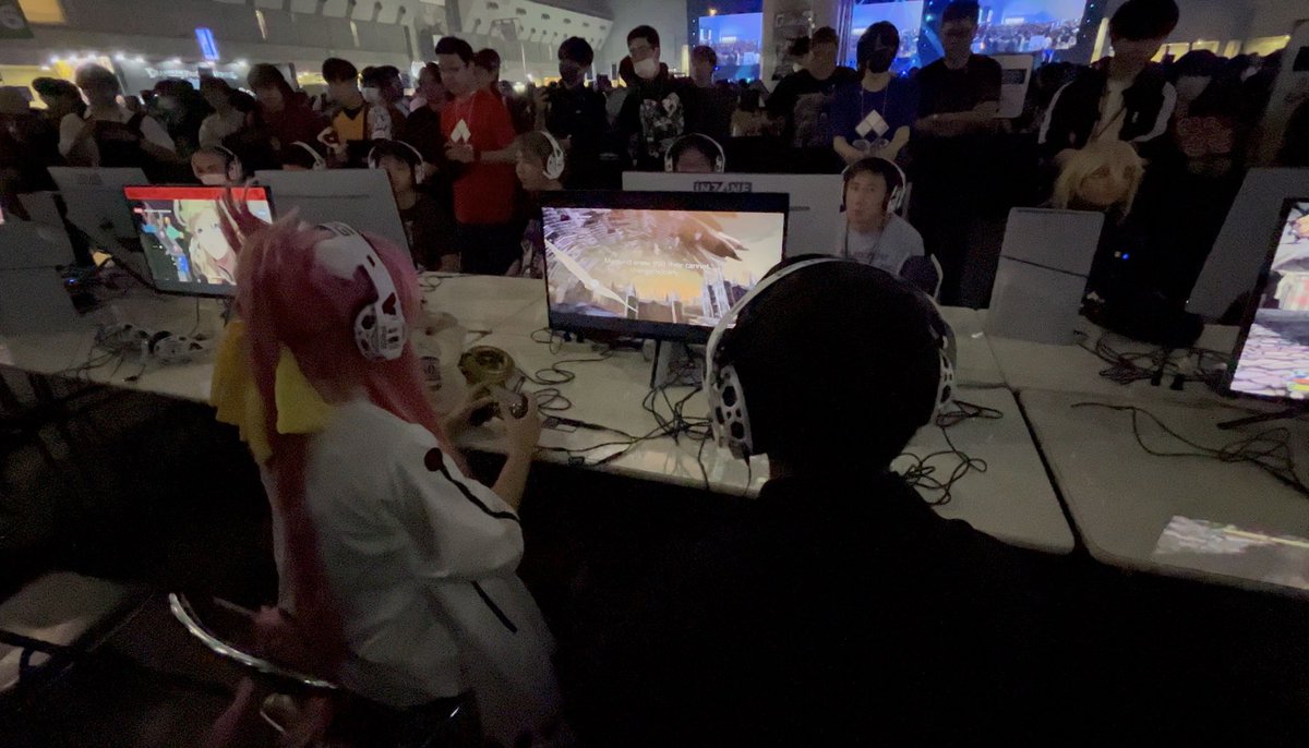 matcha24782's tweet photo. これも貼っておくか　スト6以外にギルティギアのトナメにも参加登録したらコスプレイヤーとleffen(この大会で5位)に当たって普通に何もできずに負けたこーちゃさんを https://t.co/9ryWlhNW4p