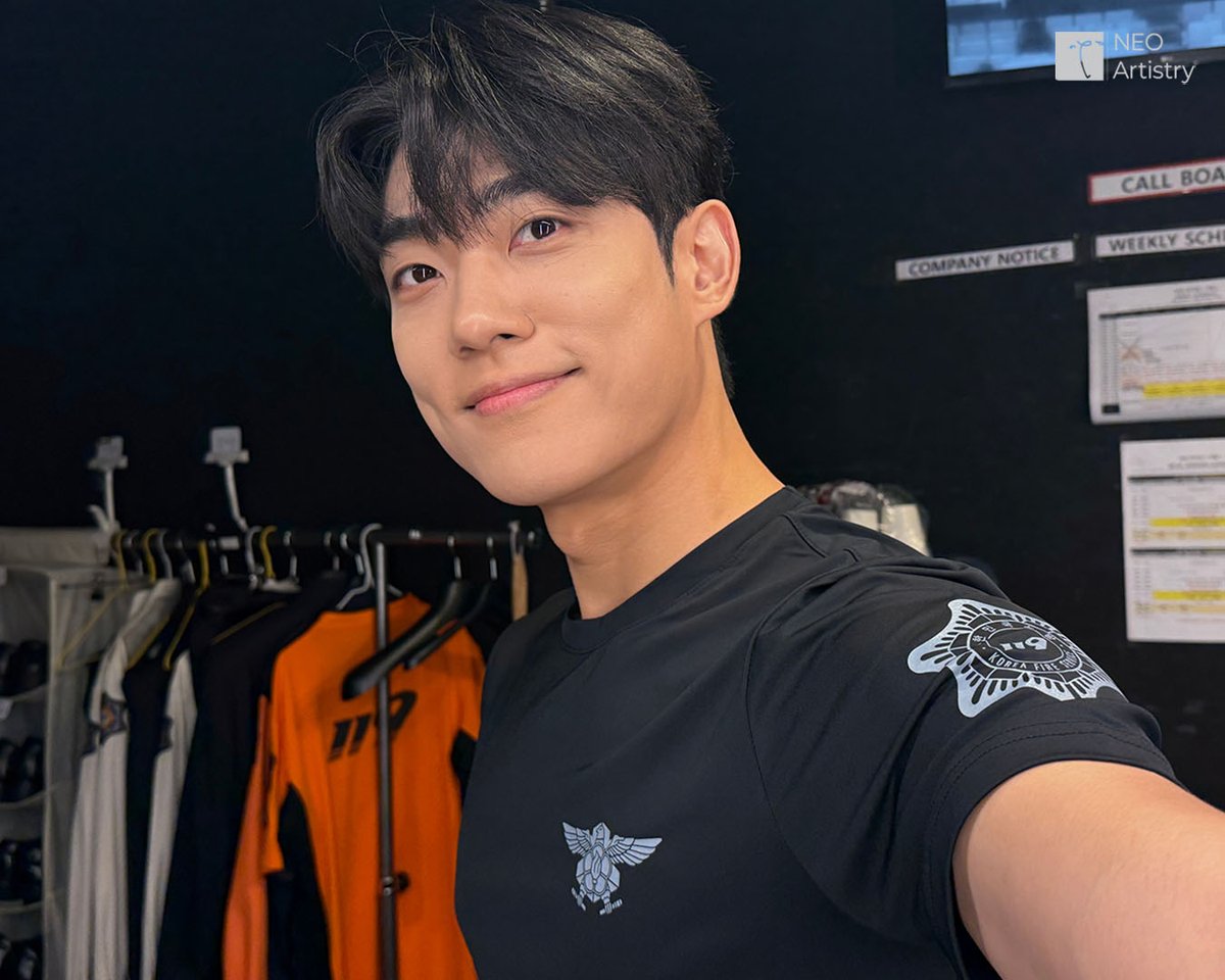 NEOartistry_'s tweet photo. [𝐍𝐀 : 𝐃𝐈𝐀𝐑𝐘] #김찬종
⠀
안정원 役 | 김찬종
⠀
찬종 정원의 첫 공연 사진이 도착했습니다📸
많은 응원 부탁드립니다.
_
뮤지컬 <사칠>
🔸️2026.08.04 – 10.25
🔸️링크아트센터드림 드림2관
⠀⠀
#네오아티스트리
#뮤지컬 #사칠 https://t.co/cYhO0BbHbz