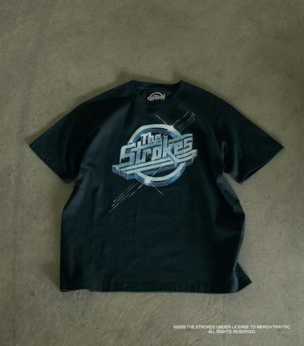 tcn0817's tweet photo. ZOZOでストロークスのTシャツポチったけど、サマソニまでに間に合うかこれ？ https://t.co/LkQiLg5sr5