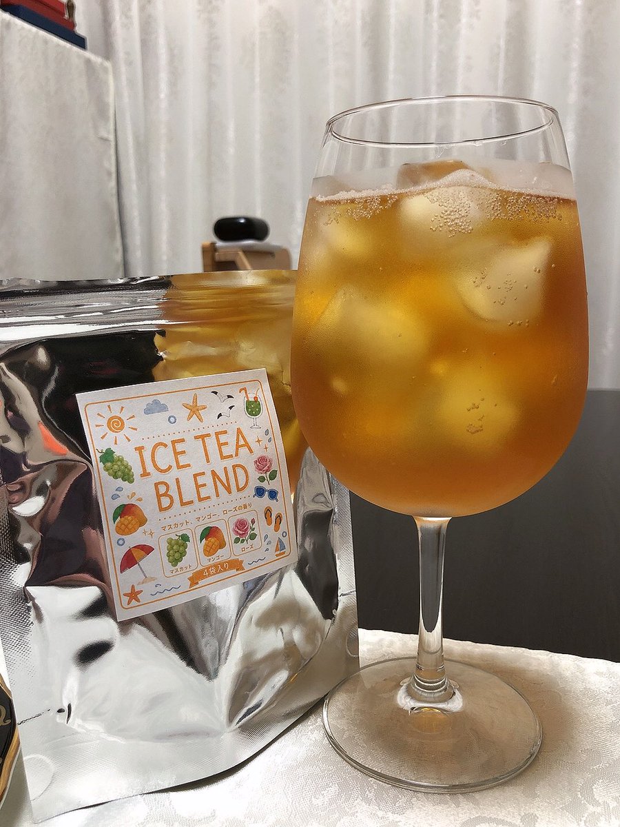 GRACE08468403's tweet photo. 晩ごはん〜"(ノ*>∀<)ノ
Cafe Britishさん
・スコーン3種(クラシック、ザラメ、アールグレイ)
8joursさん
・ティーソーダ(輝きの紅茶)
#晩ごはん #六本木 #カフェ #CafeBritish #テイクアウト #スコーン #下北沢 #8jours #紅茶 #ティーソーダ #水出し紅茶 https://t.co/dhowvseHZy