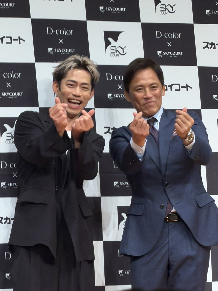 maplemic's tweet photo. どんな質問も完璧なコメントの🐿️兄と一緒にいて安心しきっている🐿️弟( ´ ▽ ` )楽しいトークショーありがとうございました♪
#スカイコート
#野村忠宏
#高橋大輔 https://t.co/p6z9kFNxRw