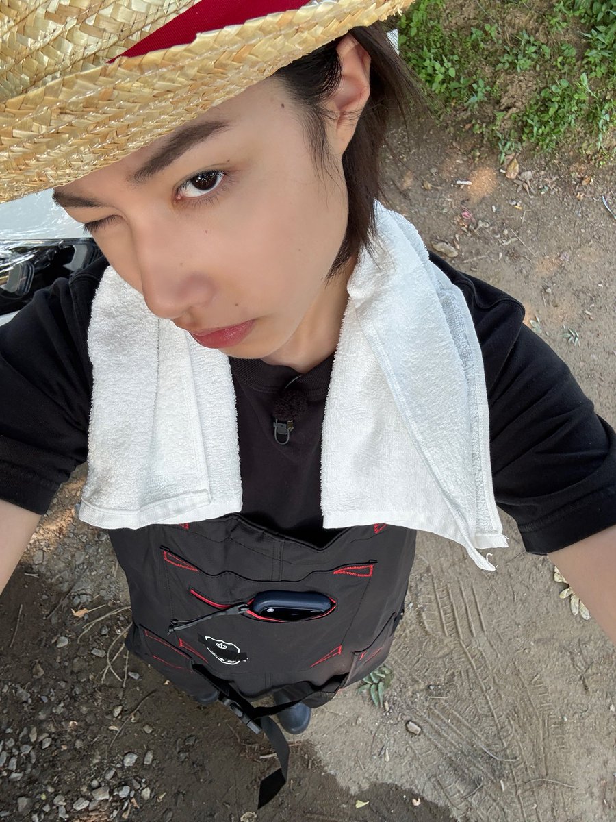 limlouisph's tweet photo. [4SHOBOSHOW EP.14] Louis Weverse Update - Photo Behind 📸

Our favorite french country boy.🍠😌

#LOUIS #루이 
#LNGSHOT #롱샷 #LouisLimPH
#4shoboshowEp14 https://t.co/Wz7XVgcvcI