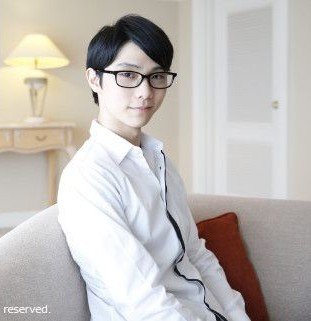 D0IEH0LIC's tweet photo. he was so happy to look like a nerd (complimentary) https://t.co/R3BH25XqT3