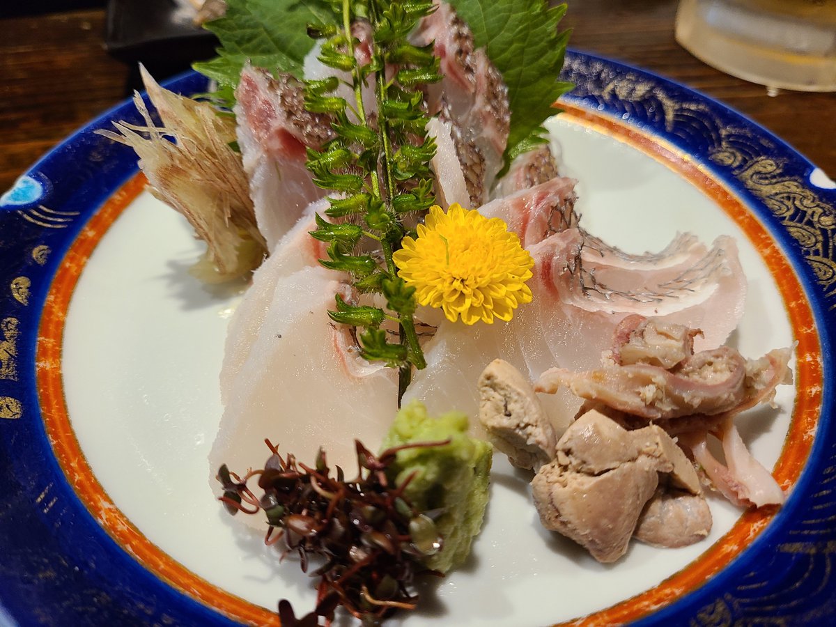 damy26973168's tweet photo. マダイ、サワラ旨い。ブクロの穴場。 https://t.co/NaLhTuY54A