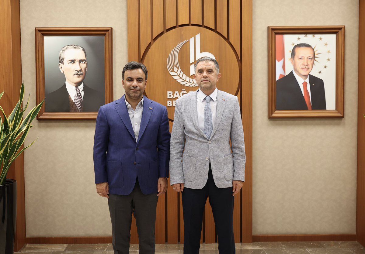 yasinyildizbb's tweet photo. Bağcılar İlçe Milli Eğitim Müdürümüz Mehmet Sansar’a nazik ziyaretleri için teşekkür ediyorum. https://t.co/waaK1gBWfS