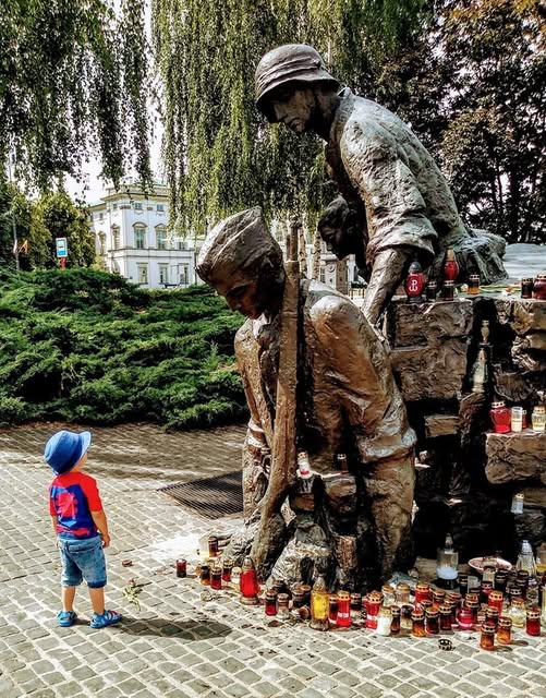 Darekbrzoza's tweet photo. Cześć i Chwała Bohaterom! 🇵🇱💪 https://t.co/02l0T3fK9y