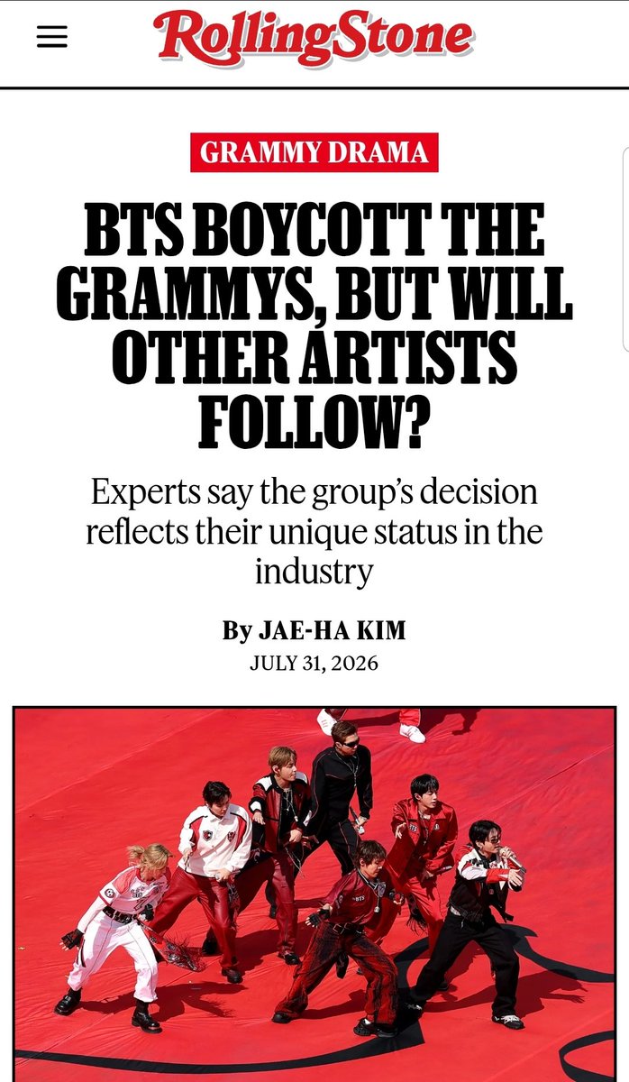 _YNWA613's tweet photo. Rolling Stone ตั้งคำถามตรงไปตรงมามาก

BTS บอยคอตแกรมมี่ แต่จะมีศิลปินรายอื่นดำเนินรอยตามพวกเค้า?

ศาตราจารย์ อีฮเยจิน ผู้เชี่ยวชาญวัฒฯ ป๊อบเกาหลีจากมหาวิทยาลัย Southern California กล่าวว่า.."สำหรับฉัน (การตัดสินใจของ BTS) เป็นการส่งสัญญาณว่าพวกเค้าได้ขึ้นไปถึงจุดในเส้นทางอาชีพที่ไม่ได้รู้สึกว่าต้องการการรับรองจากสถาบันตะวันตกอีกต่อไป มันต่างจากจุดที่เค้าอยู่เมื่อ 5-6 ปีก่อน"

RS : เชื่อว่าจะมีศิลปินเกาหลีหรือเอเชียรายอื่นดำเนินรอยตามพวกเค้าไหม?"

อีฮเยจิน : ไฮบ์แสดงจุดยืนชัดเจนว่านี่คือการตัดสินใจของ BTS และศิลปินอื่นในเครือก็มีอิสระในการตัดสินใจด้วยตัวเค้าเอง ที่สำคัญกว่านั้น ตอนนี้มีศิลปินเกาหลีหรือเอเชียน้อยมากที่มีอิทธิพลระดับโลกในระดับเดียวกับ BTS ถึงแม้ว่าศิลปินอื่นๆ จะตัดสินใจแบบเดียวกัน ฉันก็ไม่มั่นใจว่าจะทำให้เกิดการถกเถียงในระดับเดียวกัน

https://t.co/sns99hKrYC