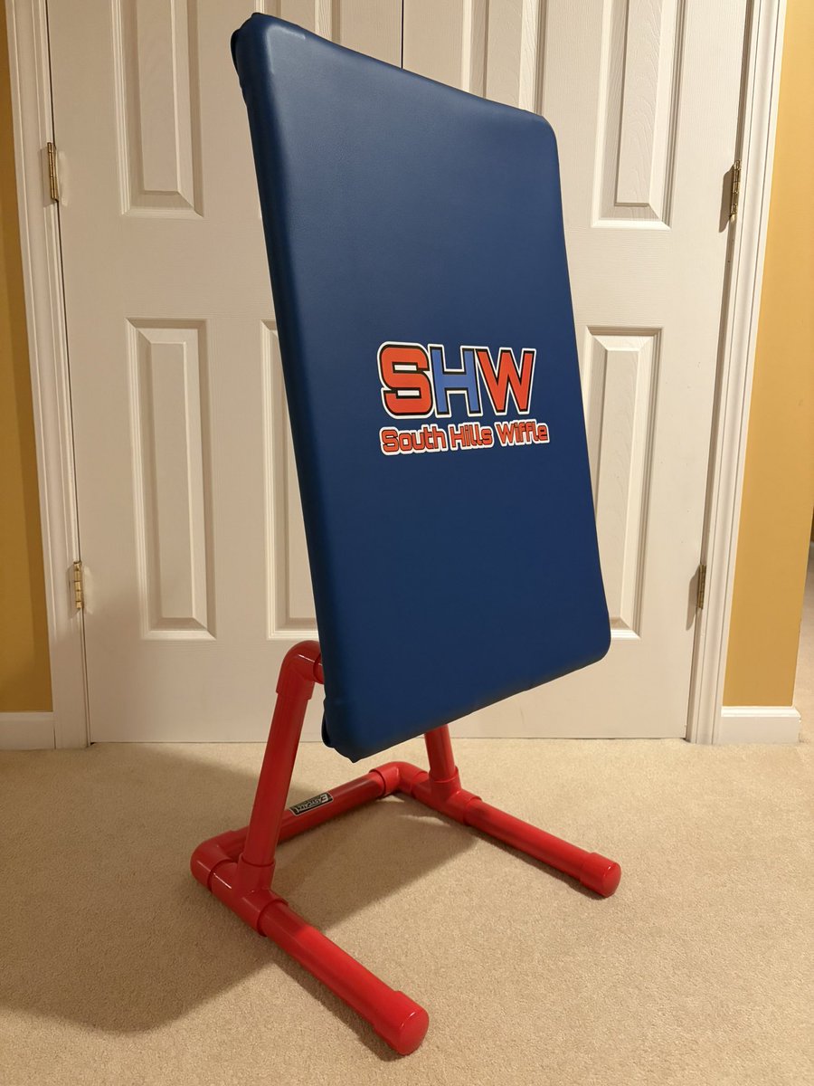 EasyCallKZone's tweet photo. Royal blue strike zone with a red base and a custom decal #wiffleball #easycall #blitzball https://t.co/gQbVBYZwGd