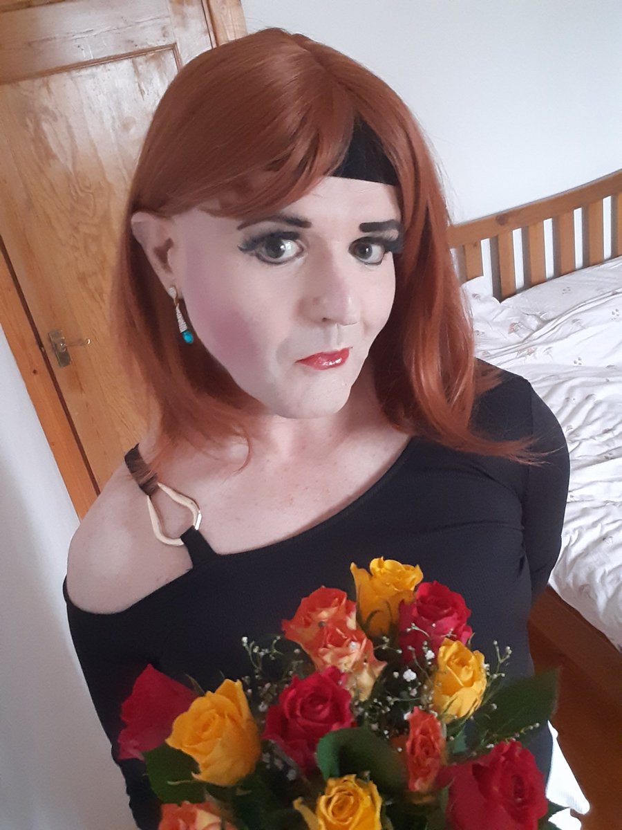 dumnonian's tweet photo. January 2026: a bit short, this dress, for popping down Aldi for biscuits. https://t.co/2bhdkASyTj