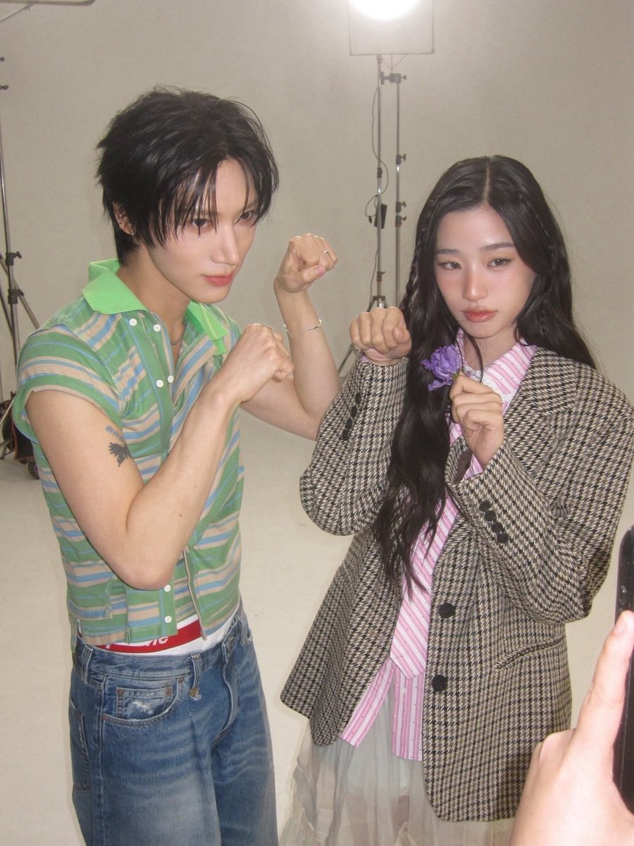 10100l's tweet photo. 고양이포즈 먼저 제안해주셔서 ㄴㅁ감사하시다...
덕분에 마스터피스가 탄생했네요 https://t.co/Bl26ohtHYc