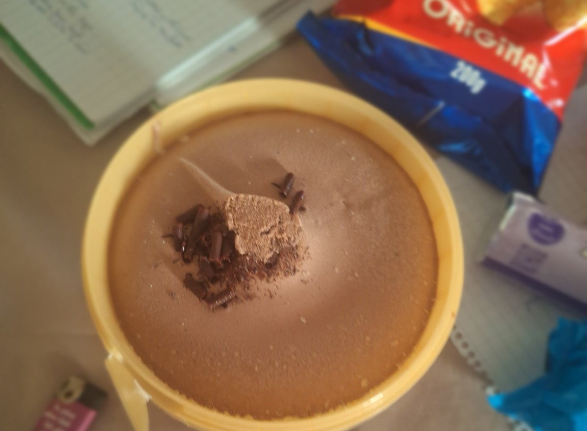 Lyn_hagg's tweet photo. Some days i eat 300calories. Some days i eat 6k calories. It's all about balance https://t.co/XONT889Ty8