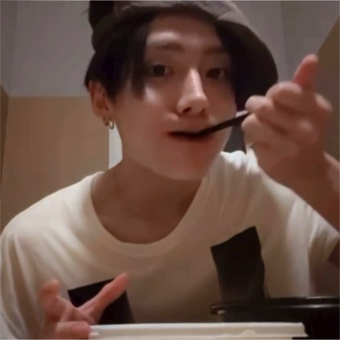 anwongis's tweet photo. awonnie you never change T__T https://t.co/ykZEt10FmA