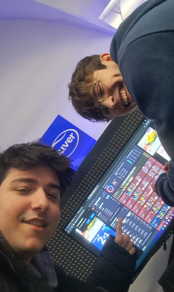 Rewound_'s tweet photo. Volvemos al mejor club de españa, jugador franquicia. Hasta que no ganemos el europeo no me voy tranquilo. Fotito con @Mega1_LoL mirando el historial de @Knikabot
#GoUCAM 🥳 https://t.co/9Gme0jvexh