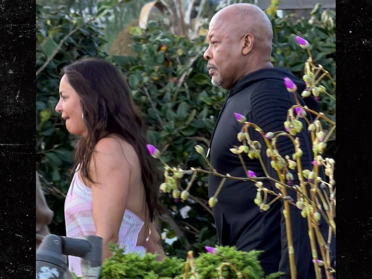 Vaultcenter's tweet photo. 👀 EXCLUSIVE: Dr. Dre was spotted with a mystery woman months after Michelle Saniei confirmed their romance. https://t.co/PHFaCy7cUu
